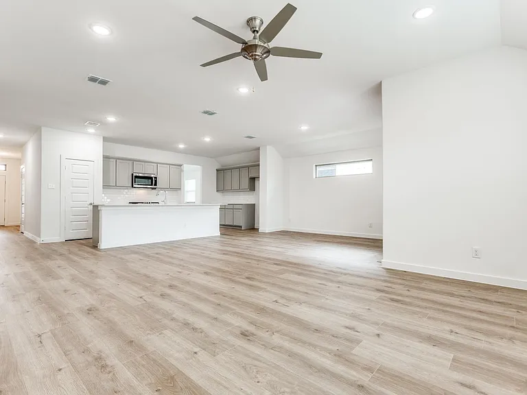4923 Bellhurst Dr — Photo 12