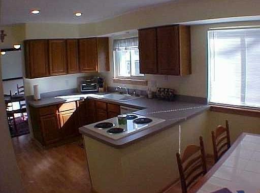 2nd image of 1917 Valley Dr
