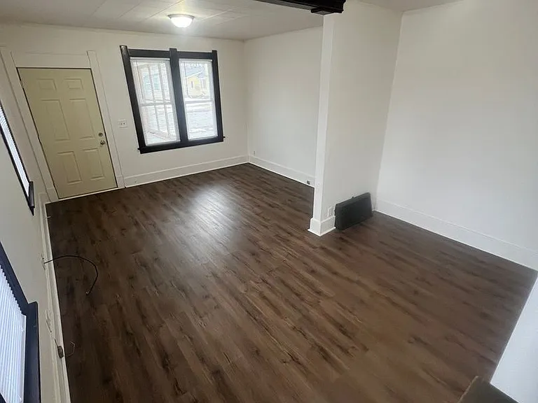702 N Washington St — Photo 4