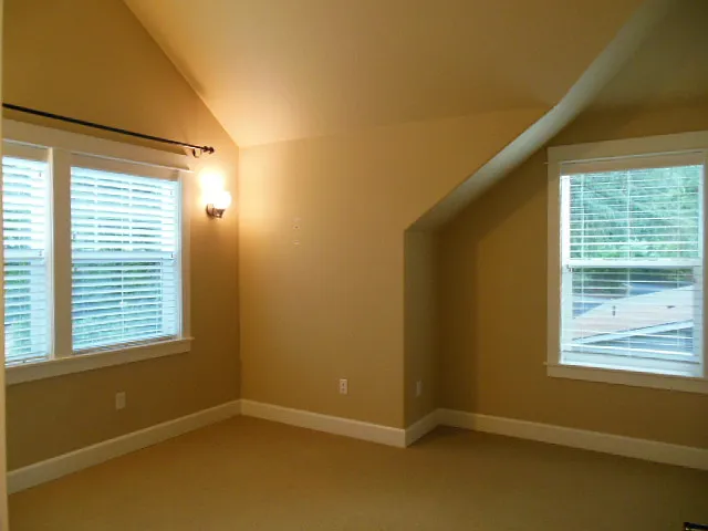 1119 Oak St — Photo 18