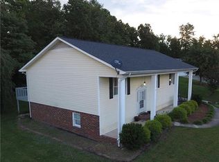 3363 Strawn Ct, Hudson, NC 28638