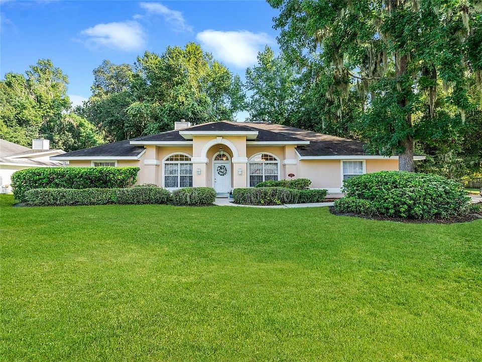 1st image of 10426 NW 13th Ln