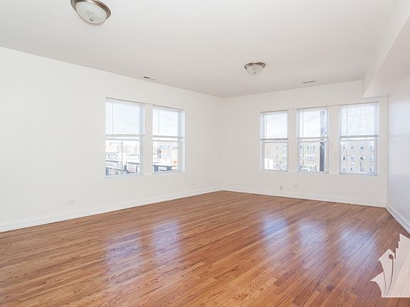 3rd image of 4060 N Milwaukee Ave #1