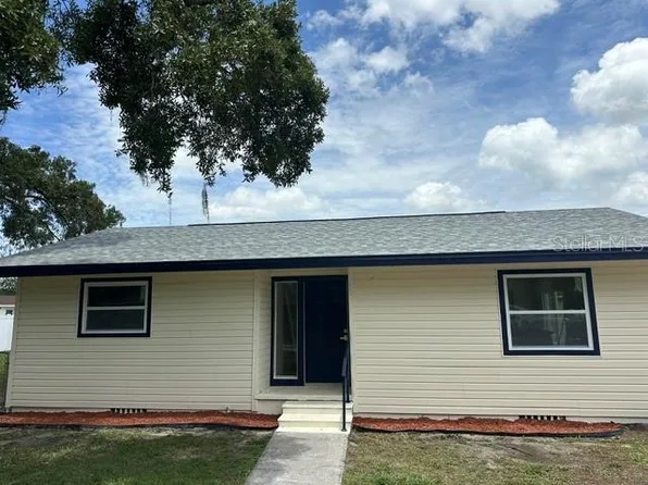 1502 N Bracewell Dr, Plant City, FL 33563