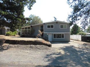 2220 Aloha Ave, Medford, OR
