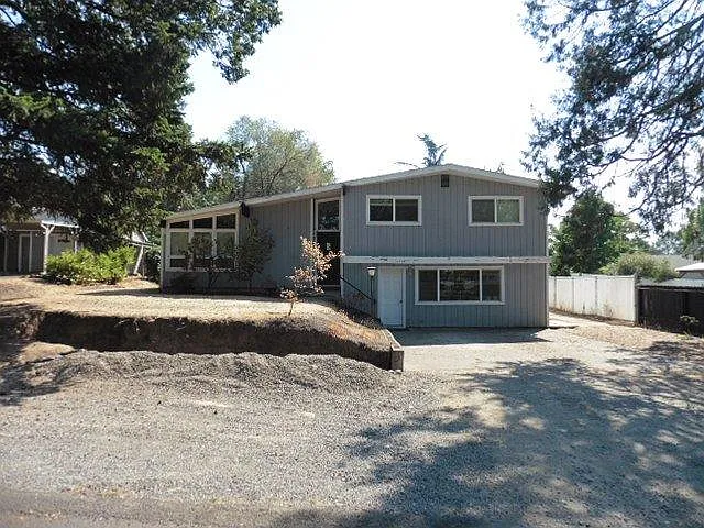 2220 Aloha Ave photo 1