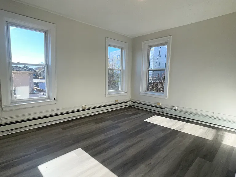 10 Hilliard Ave #4 — Photo 6