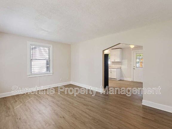 2nd image of 1115 Wright Ave