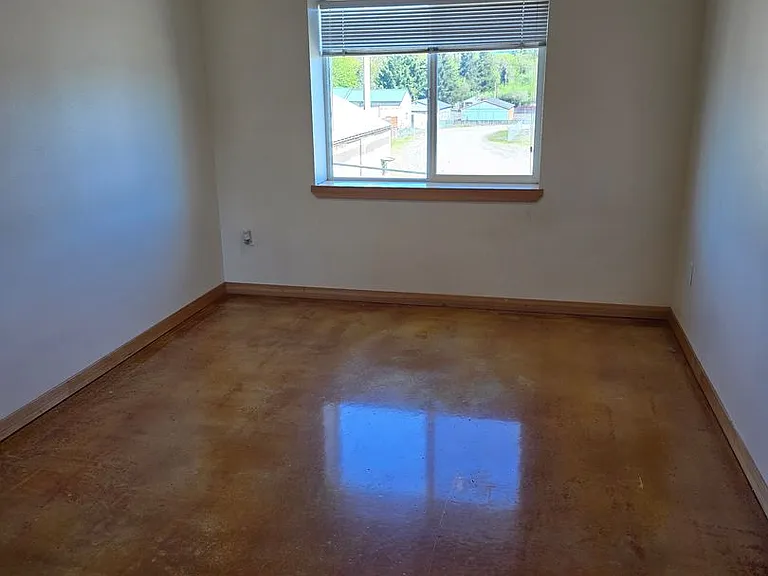 132 SW Avery Ave — Photo 6