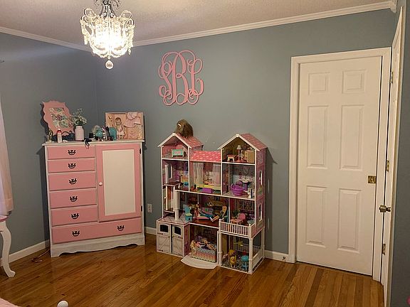3rd image of 146 Shiloh Dr