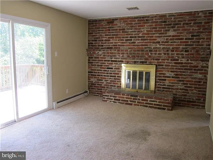 4 bed, 2.5 bath, 1936 sqft, $3,500 — Photo 4