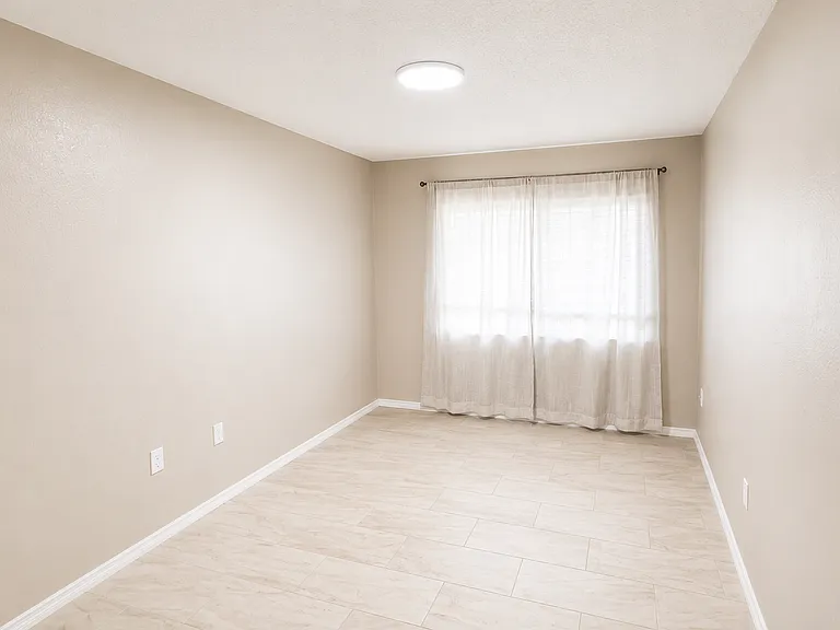 21150 Gertrude Ave #B4 — Photo 6