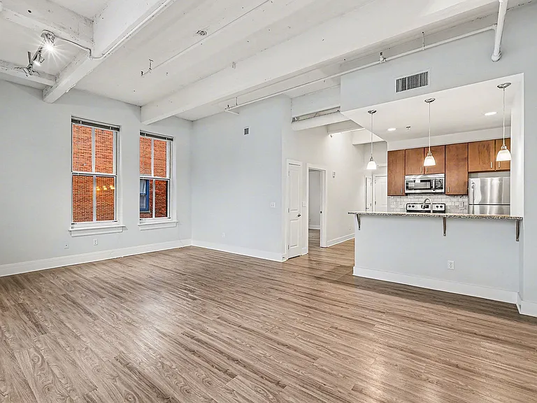 Newberry Lofts on 6th — Photo 22