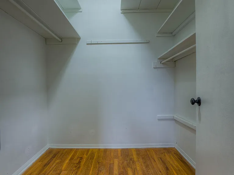 342 N Claybrook St — Photo 9