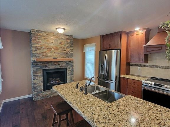 4th image of 34 Valle Dr