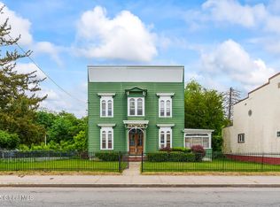 1466 3rd St, Rensselaer, NY 12144