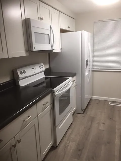 2 bed, 893 sqft, $1,050 — Photo 3