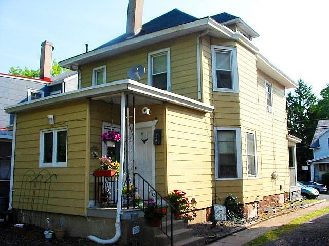 1st image of 869 Revere Ave