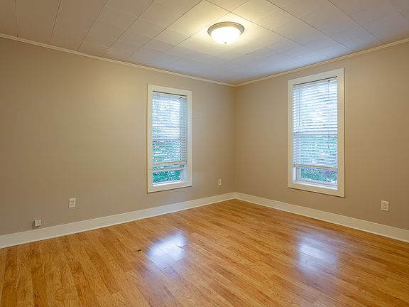 4th image of 465 Crescent St NE #467