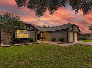 2223 Pilgrims Bend Dr, Friendswood, TX 77546