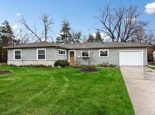 321 Brookside Cir, Wheaton, IL 60187