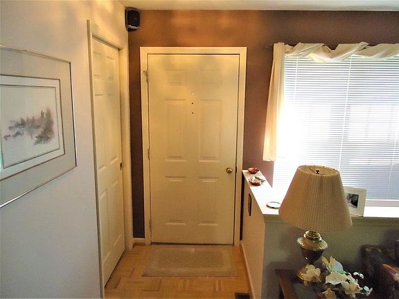 2nd image of 32 Stillmeadow Dr