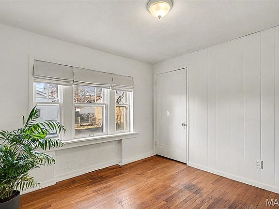 5th image of 3808 Burgen Ave