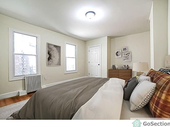 2nd image of 10 Locust Hill Ave APT 1