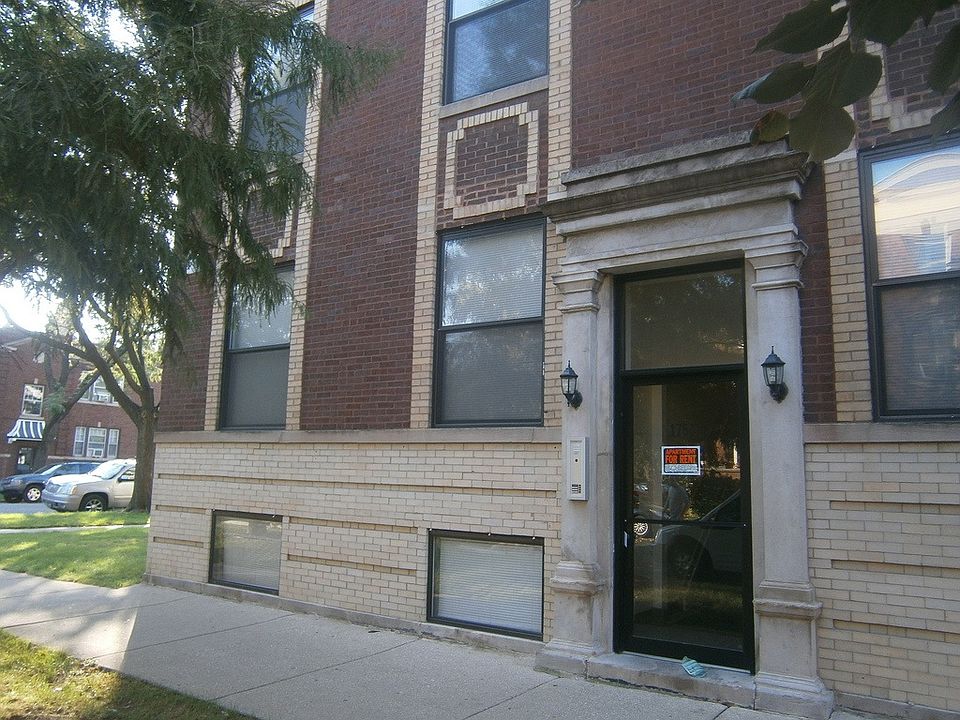 1st image of 1755 W Berteau Ave #3