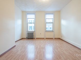 114 Newell St APT 3R, Brooklyn, NY 11222