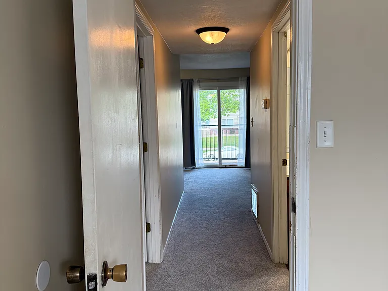1111 Vattier St #10 — Photo 11
