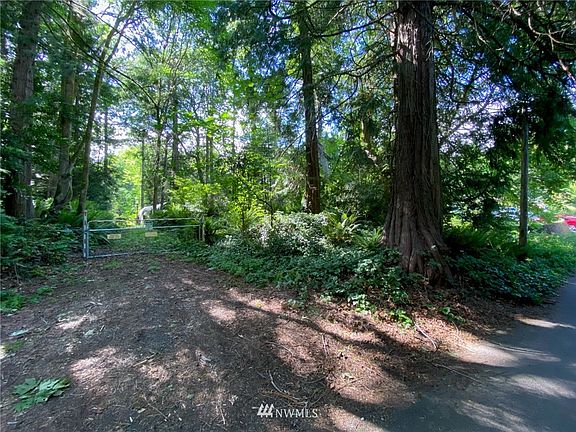 2nd image of 19313 Harris Avenue NE