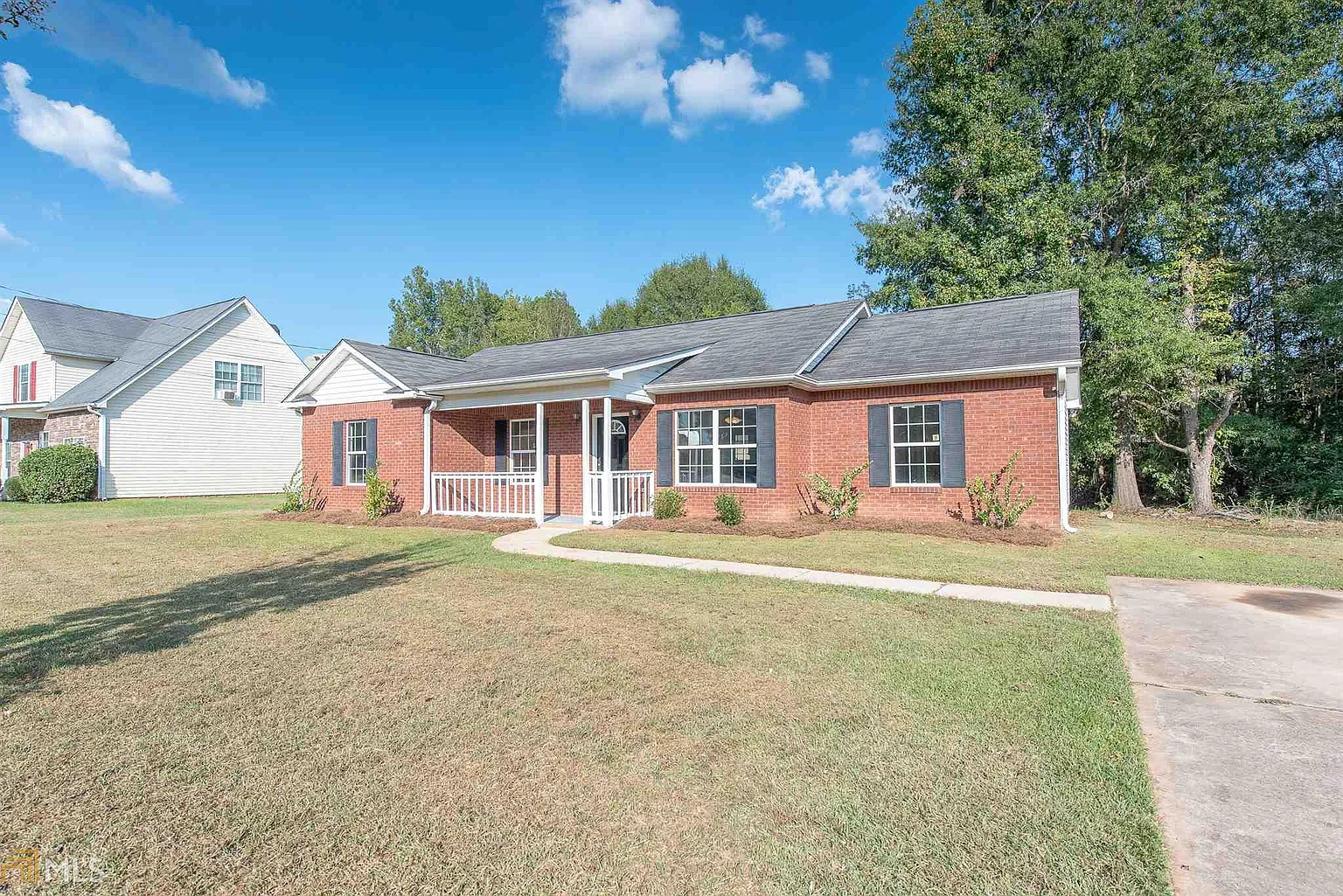 110 Bradley Cir photo 1