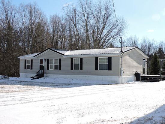 5 Whitten Road, Canaan, ME 04924