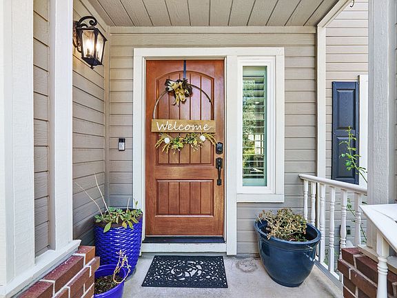 4th image of 1369 Palmerston Loop