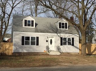 70 E 13th St, Huntington Station, NY 11746