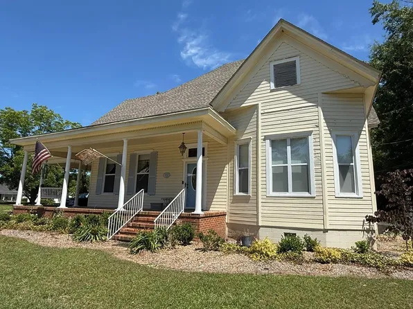 12 Beaty Dr, Louisville, AL 36048