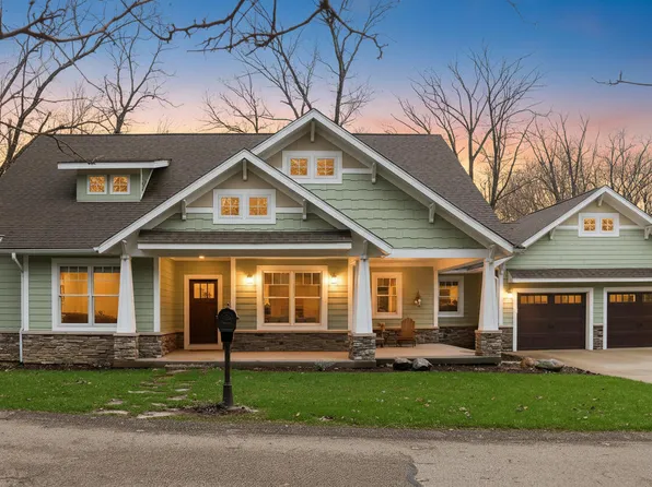 2214 Shelter Pointe Dr, Kalamazoo, MI 49008