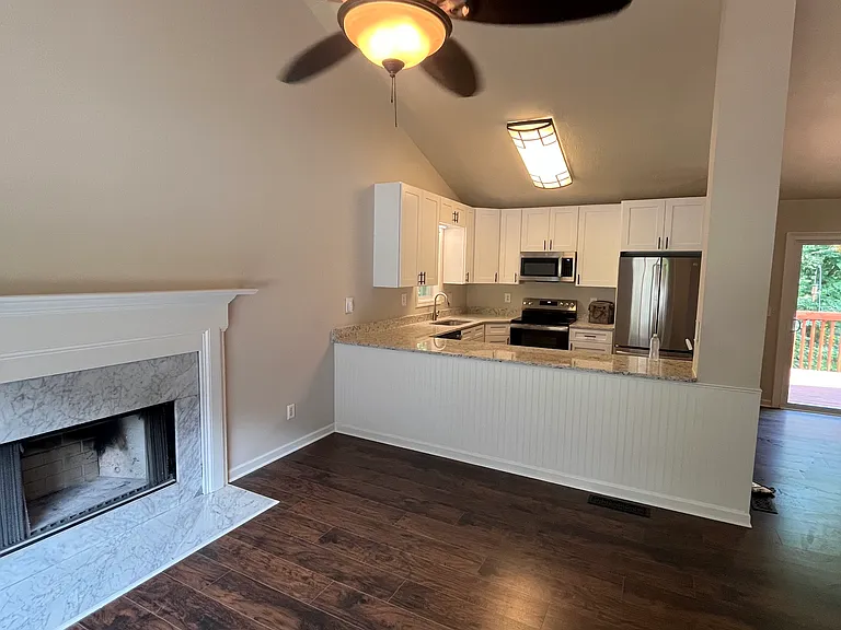 4695 Eucalyptus Way — Photo 3