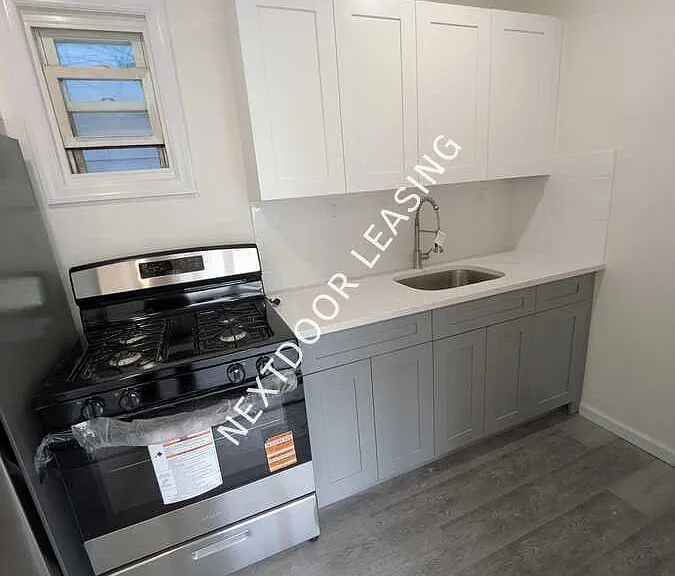204 Duncan Ave #1M — Photo 1