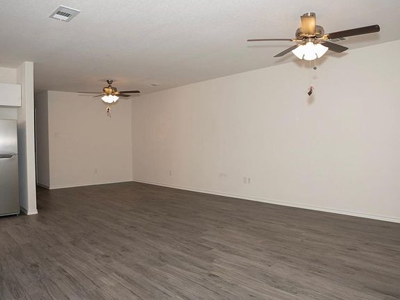 5th image of 2314 Dalworth St