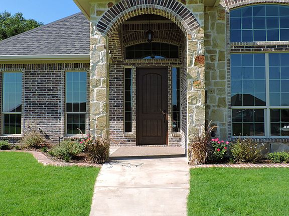 3rd image of 105 Kentucky Ct