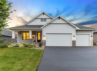 580 Jade Trl N, Lake Elmo, MN 55042