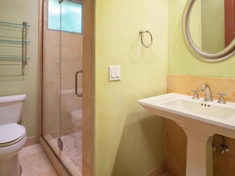 111 Ponana St — Photo 6