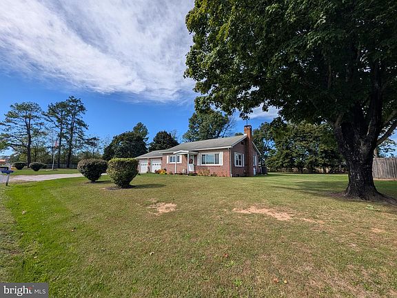 2nd image of 25 Chapel Rd