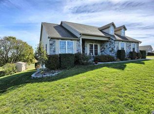 4 Prickly Pear Dr, Carlisle, PA 17013