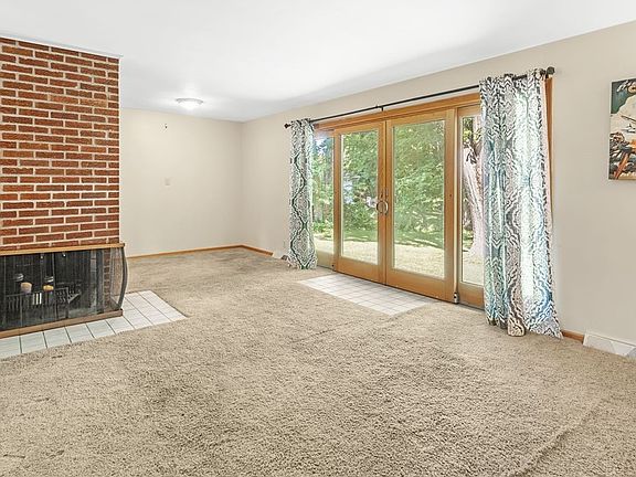 5th image of 2315 Burnham Rd