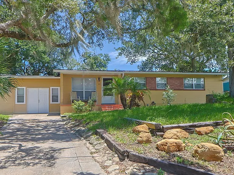 10 Barcelona Ave — Photo 3