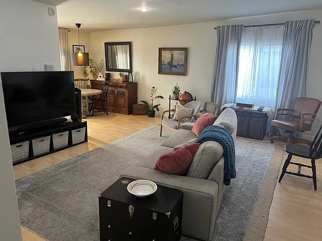 6250 Fulton Ave — Photo 3