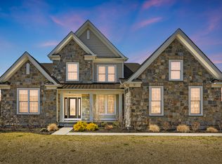 14 Woodmere Rd, Upper Saddle River, NJ 07458